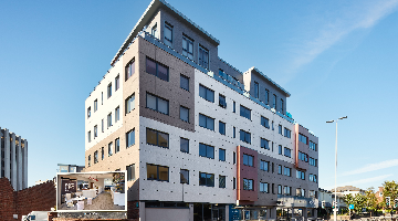 Enjoy life in the heart of Poole at Esprit – Platinum Skies