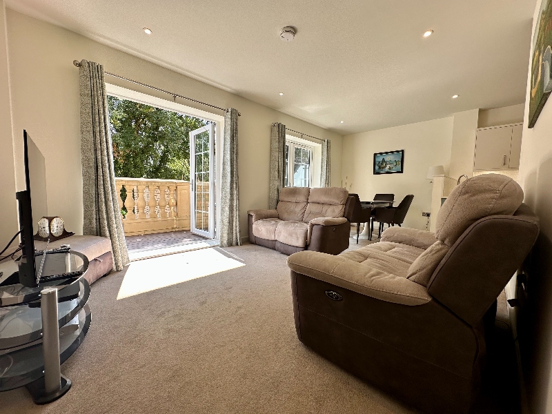 Luxury 2Bed Retirement Property, Sherborne Platinum Skies